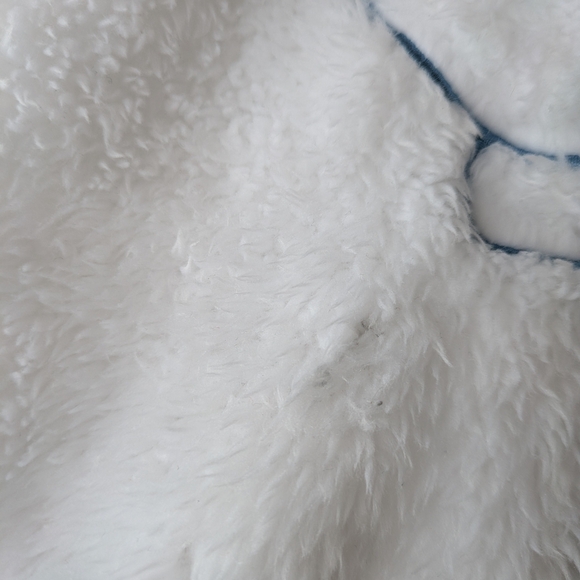 Disney Frozen P Jammy Women's White Fuzzy Top NWT - Picture 6 of 11